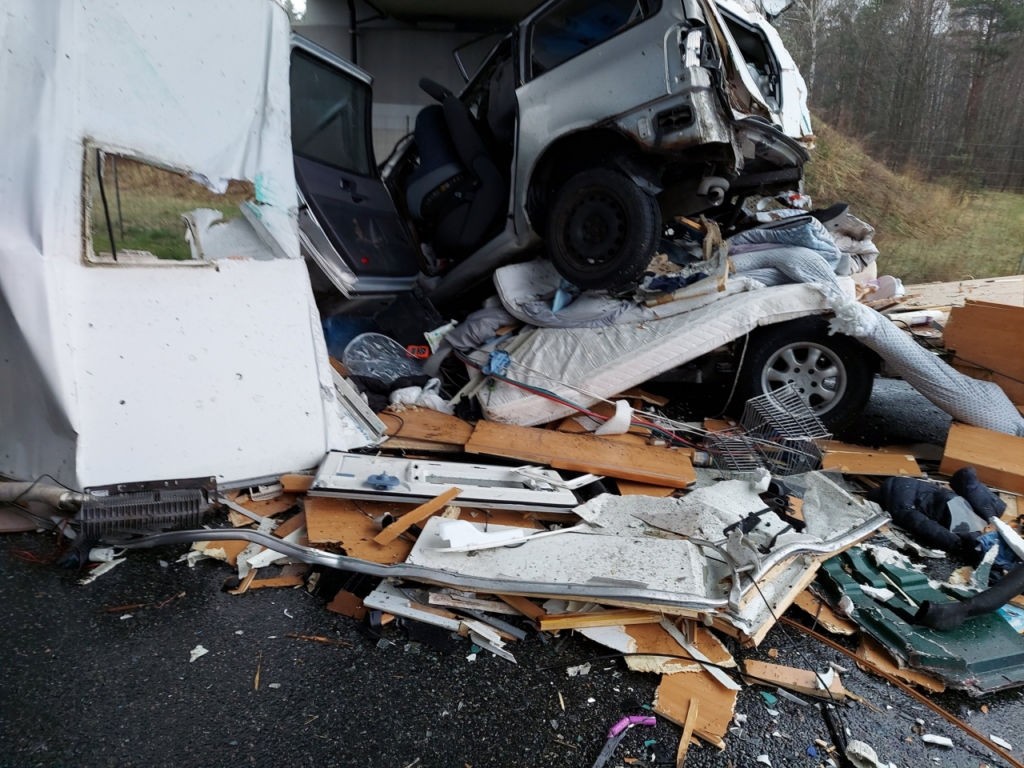 Zdjęcie przedstawia Nie żyje niemowlę i jego matka – tragiczny wypadek w Mięrzezicach