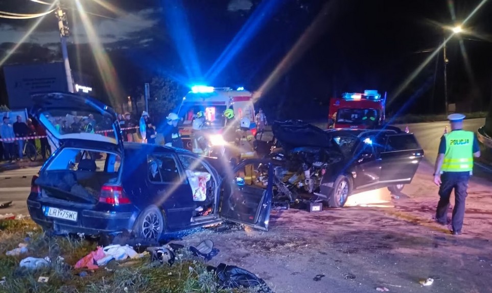 Czołowe zderzenie w Jaworzni. 2-letnie dziecko w szpitalu.