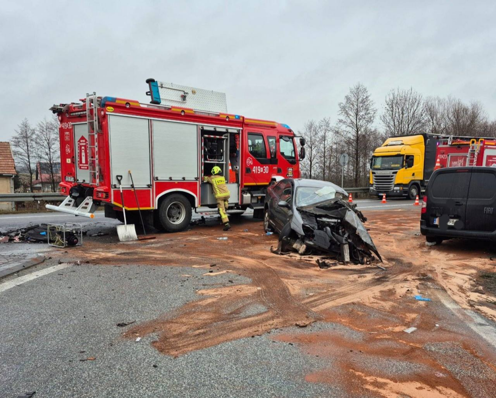Zdjęcie przedstawia Roczne dziecko w ciężkim stanie. Poważny wypadek w Sufczynie.